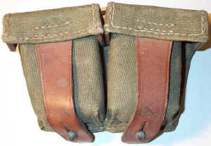 Pouch004a.JPG (126850 bytes)